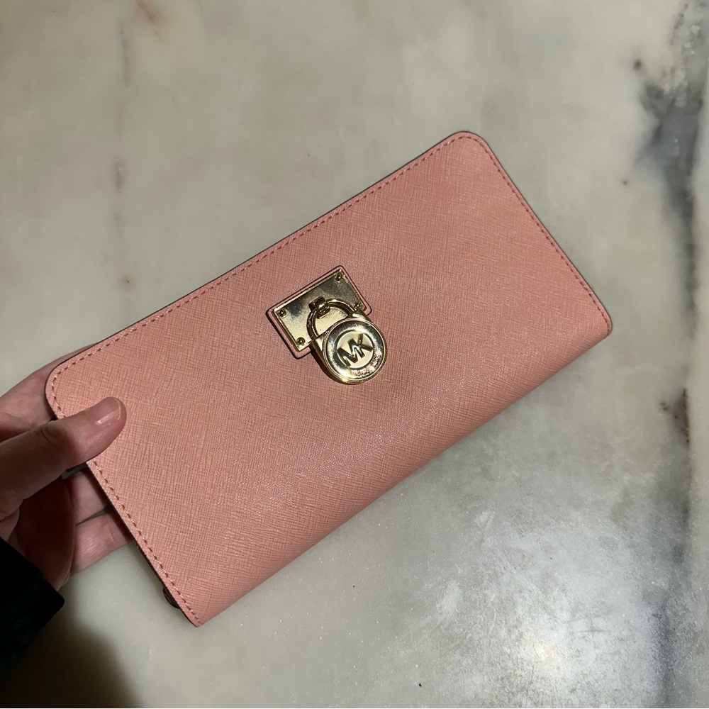 Michael Kors Hamilton Traveler Long Wallet